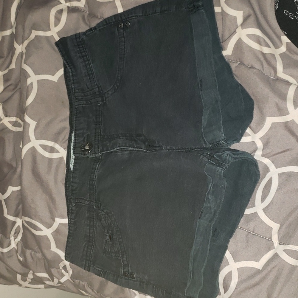 Jolt black shorts